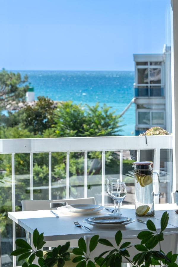 Residence Mediterranee - Beachfront - Sun And Seaview - Pool - Private Parking Cagnes-sur-Mer Exteriör bild