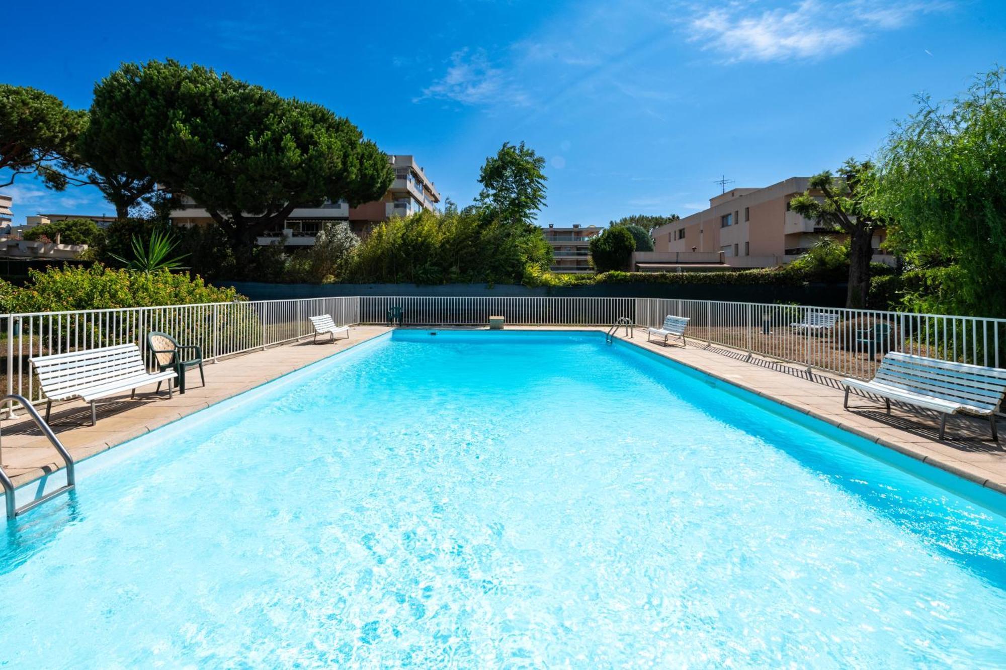 Residence Mediterranee - Beachfront - Sun And Seaview - Pool - Private Parking Cagnes-sur-Mer Exteriör bild